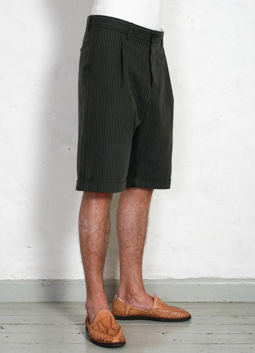 HANSEN GARMENTS BIRK | Single Pleated Shorts | Khaki Pin 5 HANSEN GARMENTS BIRK | Single Pleated Shorts | Khaki Pin - Image 3