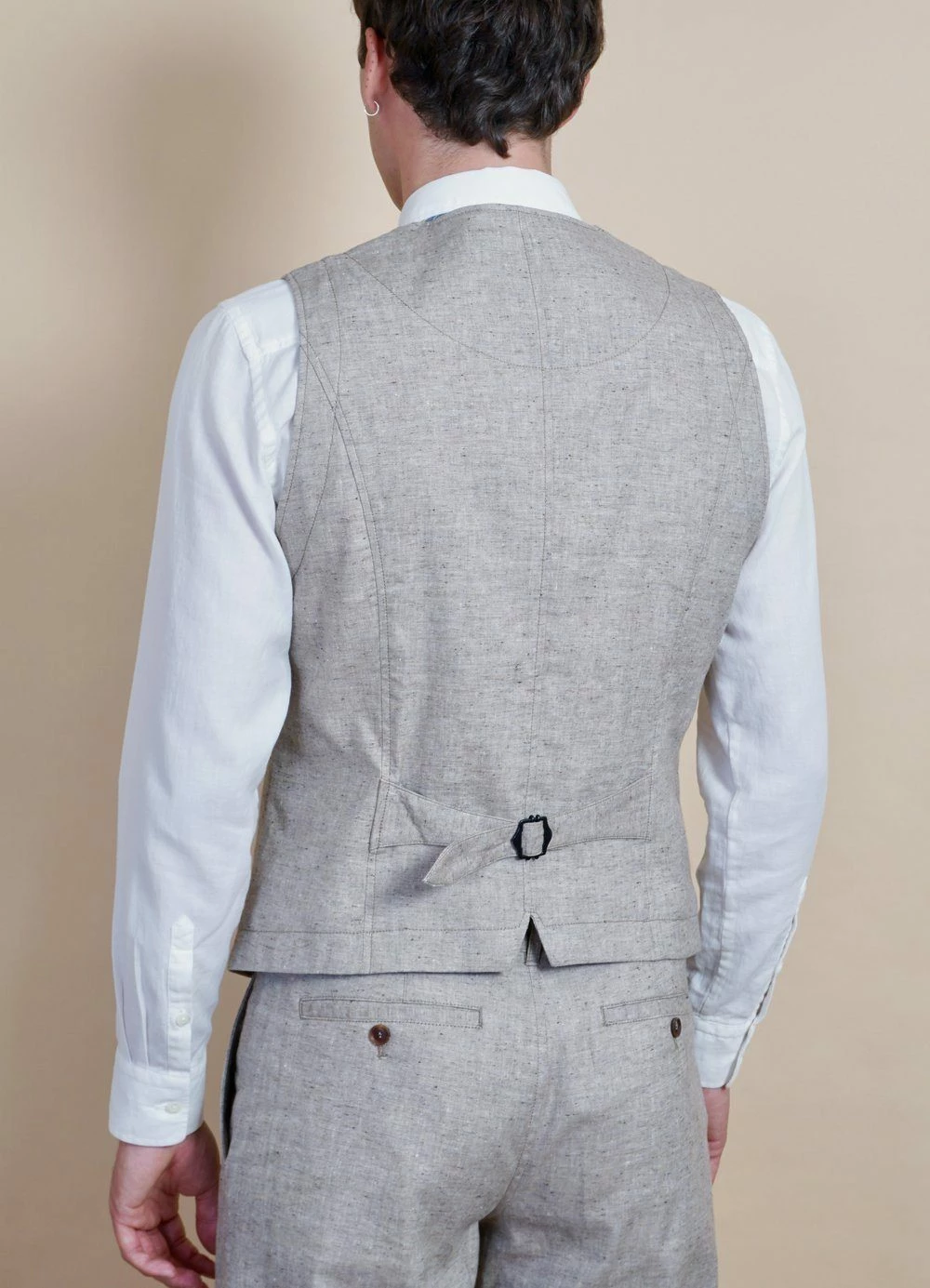 HANSEN GARMENTS HALFDAN | Classic Waistcoat | Beach 6 HANSEN GARMENTS HALFDAN | Classic Waistcoat | Beach - Image 4