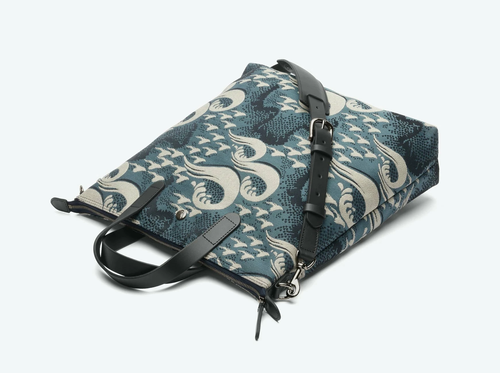 MISMO M/S SHOPPER | Ocean Jacquard/Black 4 MISMO M/S SHOPPER | Ocean Jacquard/Black - Image 2